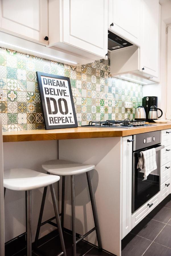 Metro Swietokrzyska Boho Aesthetic Apartment Варшава Экстерьер фото